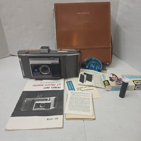 Vintage Polaroid Land Camera W Case Manual & Flashbulbs Model J66 Untested AS IS - Picture 15 of 16